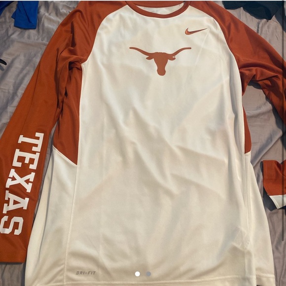 Men’s Texas dry fit Nike long sleeve shirt - Picture 2 of 2